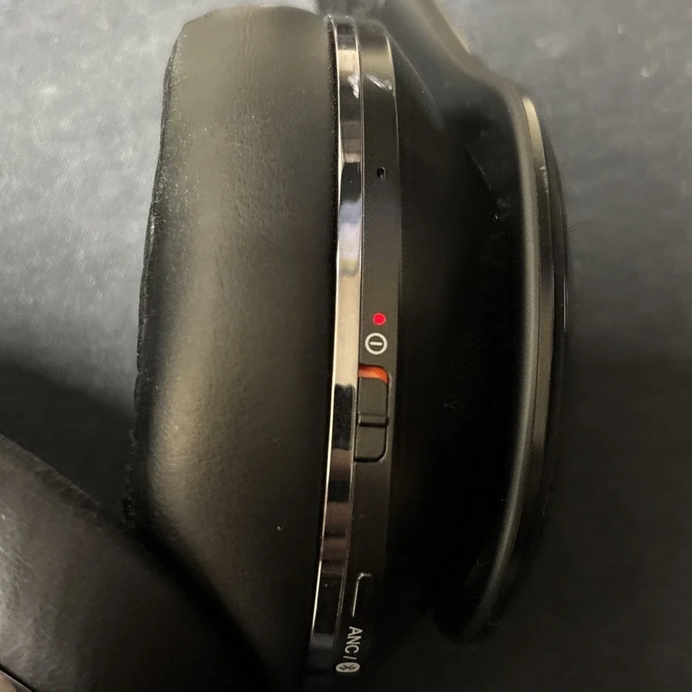 Samsung LEVEL OVER EO-AG900 Over-Ear Headphones Black w/ Cable & Case TESTED EUC